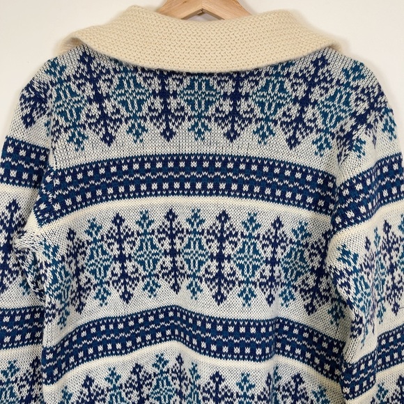 WHITE RAM | VINTAGE KNITTED VIRGIN  WOOL SNOWFLAKES SWEATER CARDIGAN - Picture 11 of 15